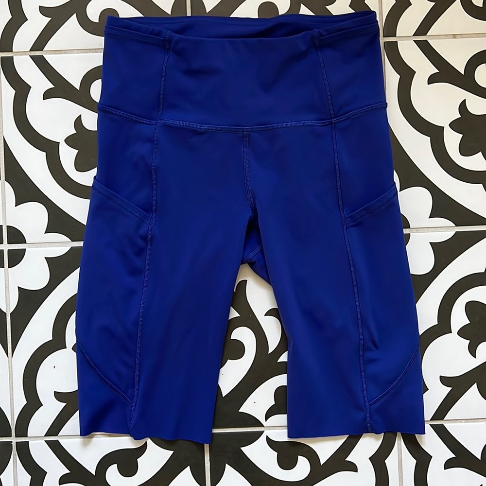 Lululemon Fast and Free Bike Shorts Size 4 Larkspur Blue